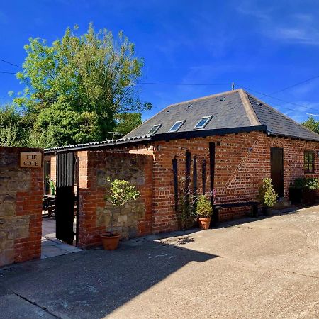 רייד Little Upton Farm Cottages מראה חיצוני תמונה
