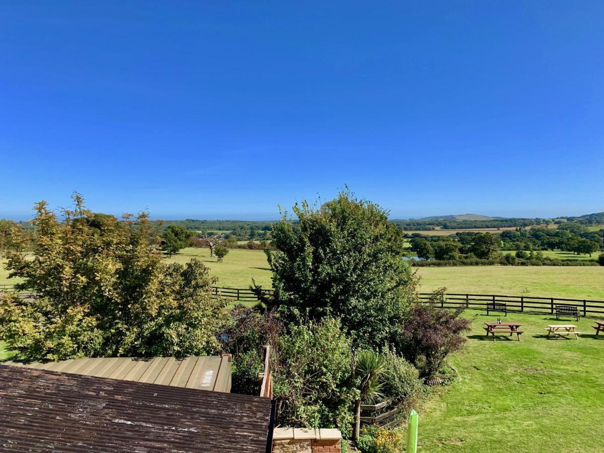 רייד Little Upton Farm Cottages מראה חיצוני תמונה