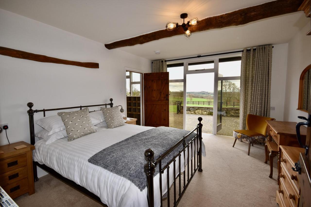 רייד Little Upton Farm Cottages מראה חיצוני תמונה