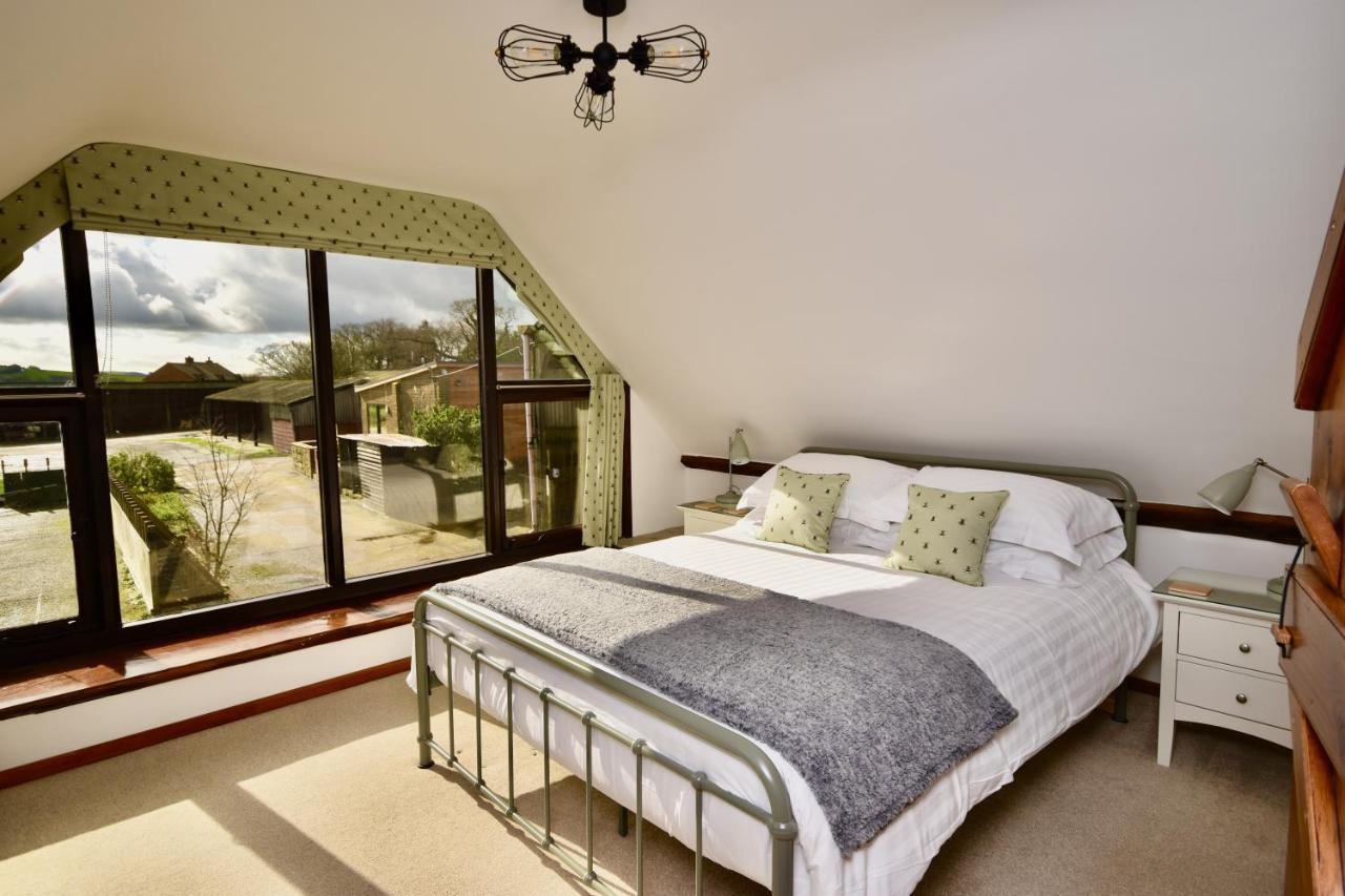 רייד Little Upton Farm Cottages מראה חיצוני תמונה